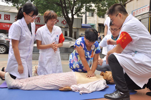 首届“中国医师节” 长沙市精神病医院医师展风采