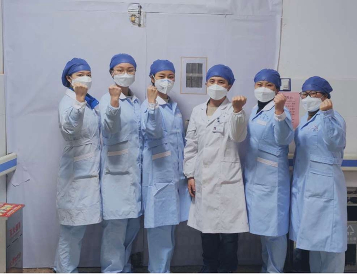 ���¾��ñ�����������ĬĬ����