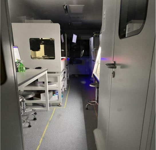 同心战疫 | 我在方舱做核酸