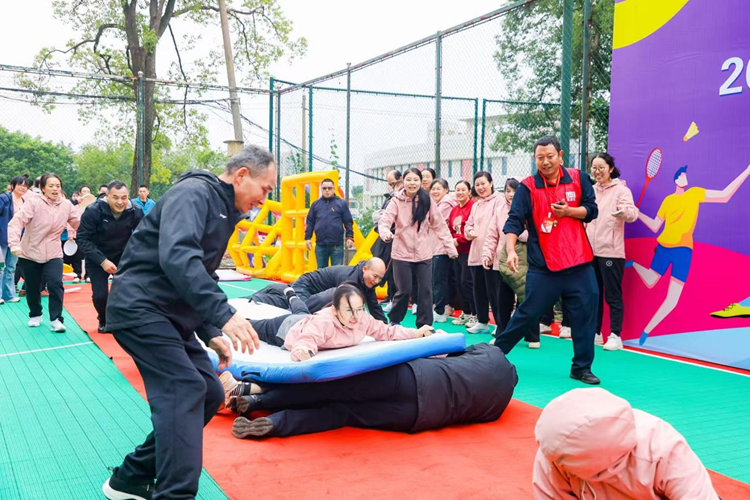 ȼ�������Ȥ������������������ӰƬ
2025��ְ��Ȥζ�˶��ᳬȼ�ع�